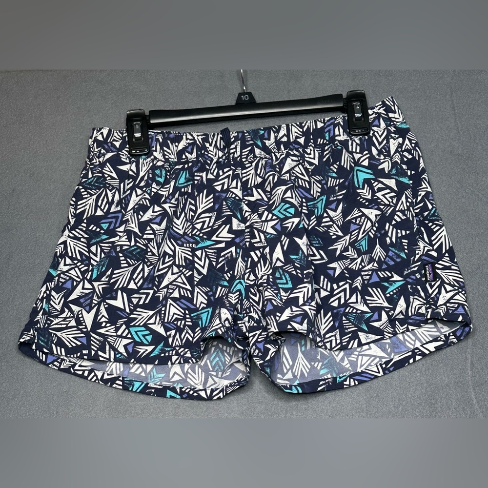 Patagonia Size Large Navy Geometric Print Shorts EUC